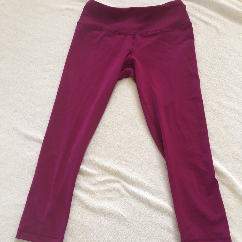 90 Degree Maroon Capri Leggings